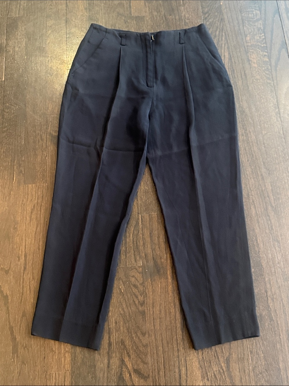 Women’s y2k black Tailored 1990s DKNY Pleat Front Capri Pants size 4